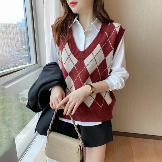 Women's Diamond Plaid Pattern Knitted Vest Loose V Neck Sleeveless Pullover Tank Top Casual School Sweater Top