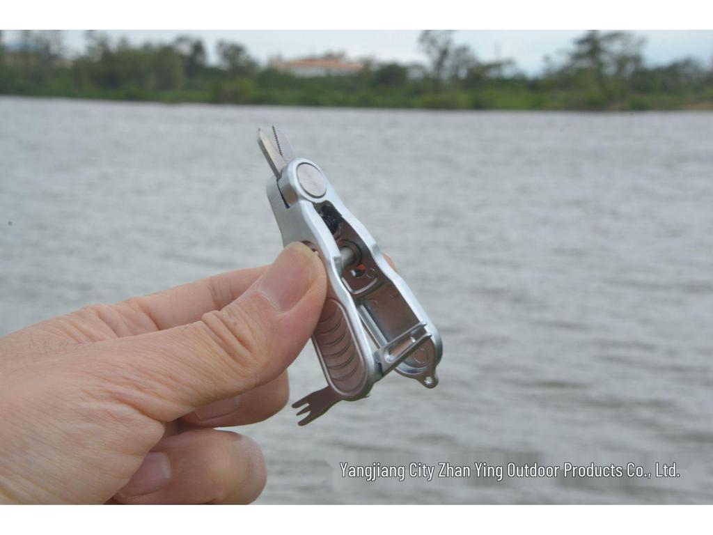 Compact Outdoor Fishing Scissors: Multi-Tool for Line Cutting, Lure Handling, and Hook Tying