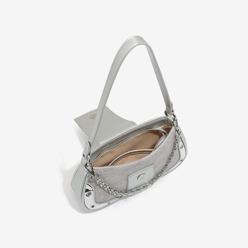 Fashionable Sweet and Cool Hot Girl Style Niche Underarm Bag for Women New Trendy High-end Texture Chain Shoulder Crossbody Bag