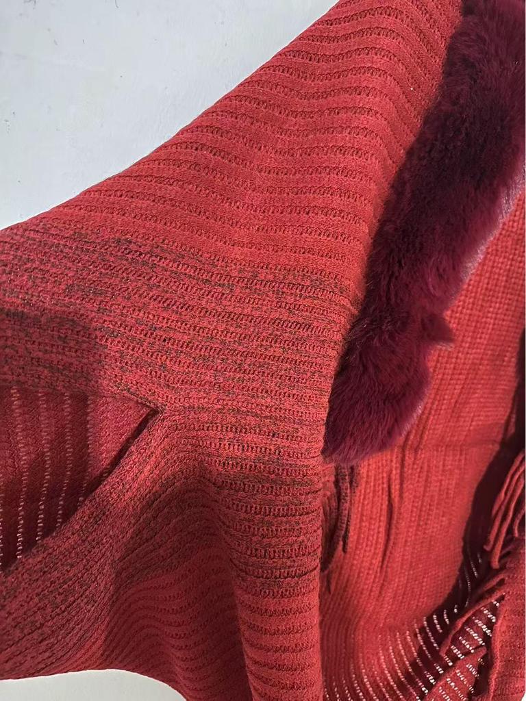 Autumn & Winter High-End Knit Cardigan: Color-Blocked Cloak Shawl with Large Fur Collar & Tassels, Korean Style Outerwear.