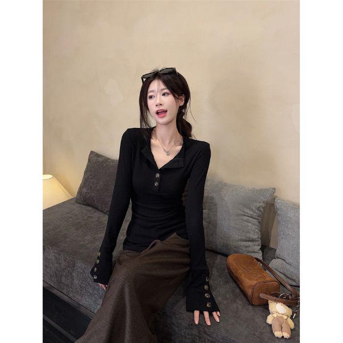 Spicy Girl Henry V-Neck Slim-Fit Buttoned Long-Sleeve Top
