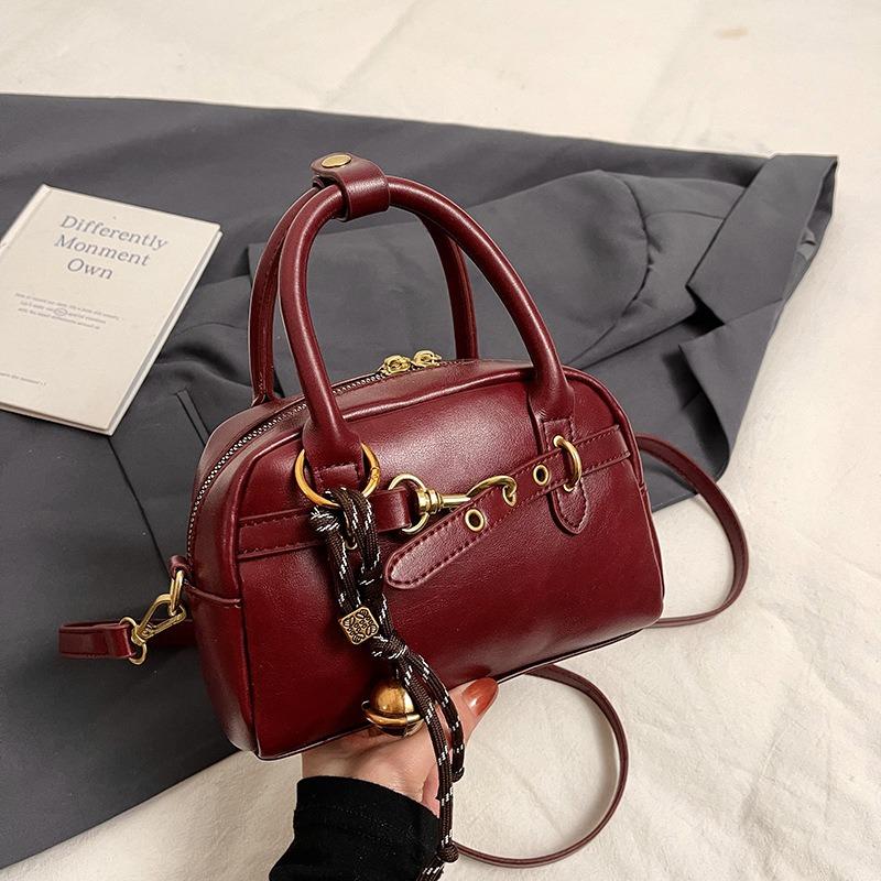 New retro small bag, interpretation of high fashion style!