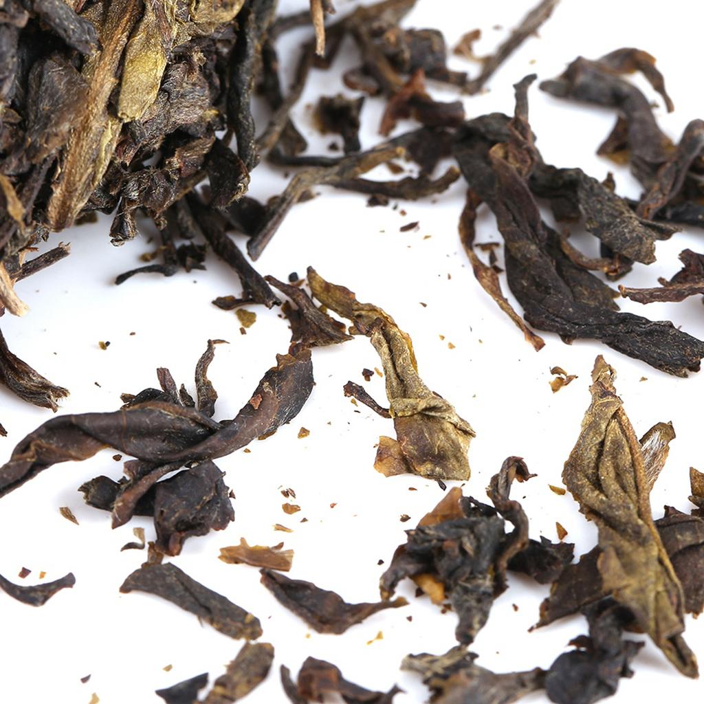 Chinese Yunnan Raw Cake Pu er Tea Healthy Pu erh for Family Friends 100g