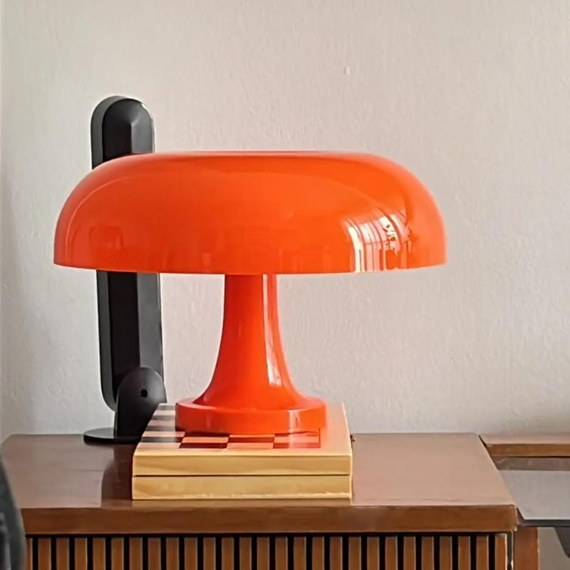 Modern Bauhaus Art Desk Lamp Bedroom Bedlight Danish Designer Classic Mushroom Decorative Desk Lamp