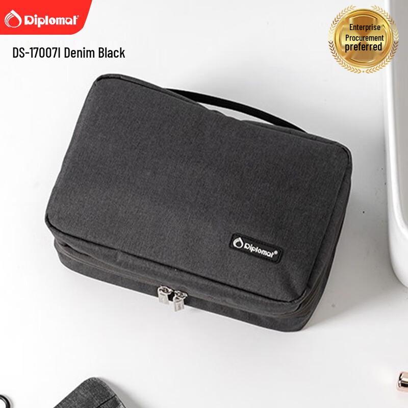 

Diplomat Casual Fabric Travel Handbag Small