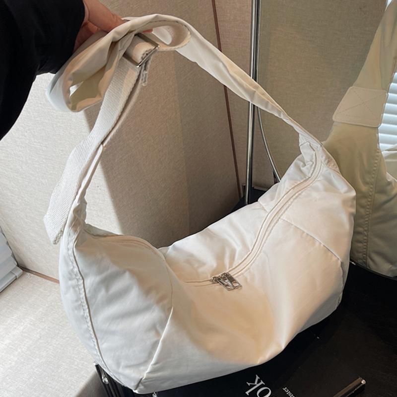 High-value Casual New Messenger Bag Women's 2025 Commuting Large-capacity Fashion Sports Dumpling Bag Going Out Shoulder Bag