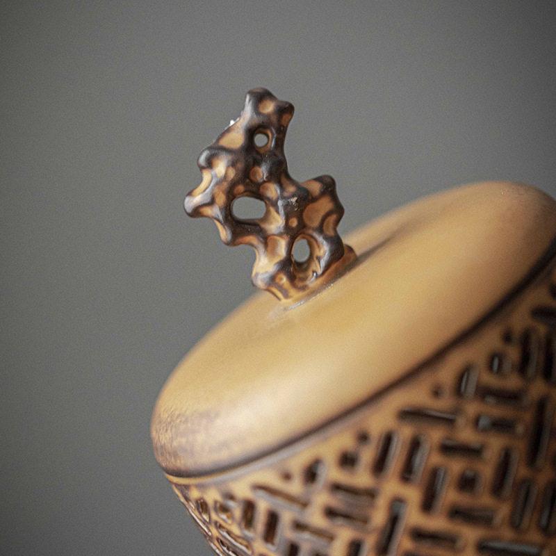 Antique Ceramic Incense Burner Aromatherapy Home Fragrance Taihu Stone Decor for Meditation Relaxation Desk Zen Garden Gift Idea