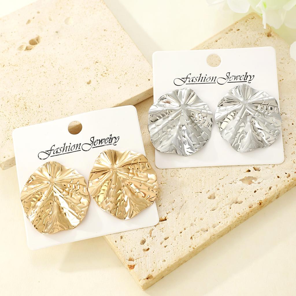 Delicate Alloy 3D Lotus Leaf Round Big Earrings for Women Unique Personality Punk Style Ear Studs Causal Fashion Party Zircon