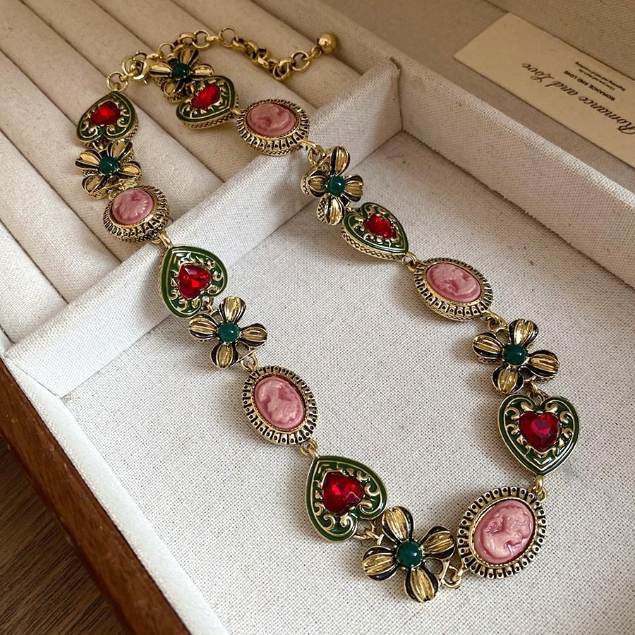 

Ювелирные изделия Бриллиантовое Цветочное Любовное Ожерелье Ретро Темперамент Ключичная Цепочка Легкая Роскошь Премиальные Вещи