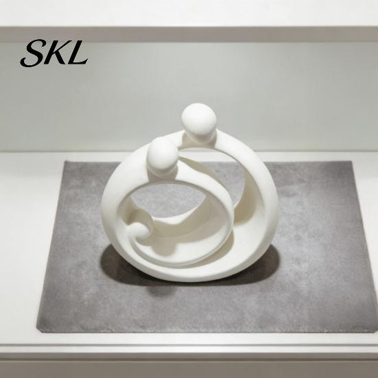 Minimalist Home Decor 3D Printed Abstract Holy Family Statue, White Circular Embracing Art Sculpture, Modern Entryway Decorative Accents Aesthetic for