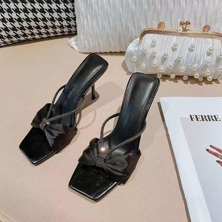 2025 New Summer Nude Rhinestone Square Head Sandals Women's Fine Heel Temperament Beautiful Women's Cool Slippers High Heels
