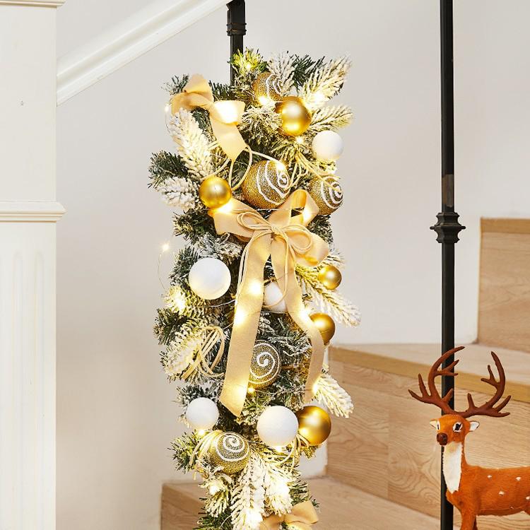 Weihnachtsszene Rattan Treppen- und Türhängekranz Ornament für Kamin, Einkaufszentrum, Hotel
