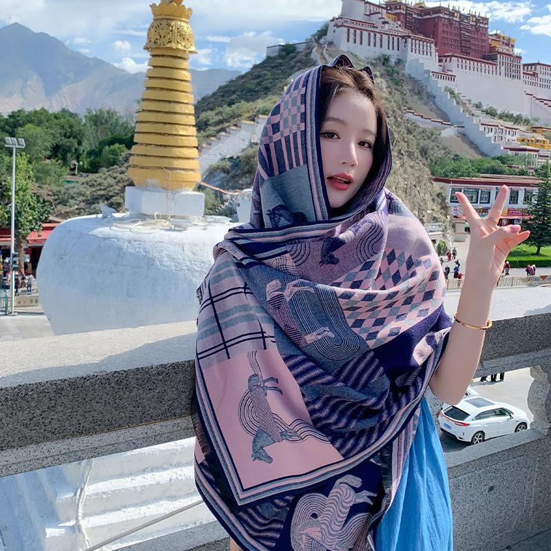 Exquisite Diamond shaped Carriage Imitation Cashmere Jacquard Shawl Autumn and Winter Fashion Warm Cloak Scarf Long Tassel Scarf 190*65cm
