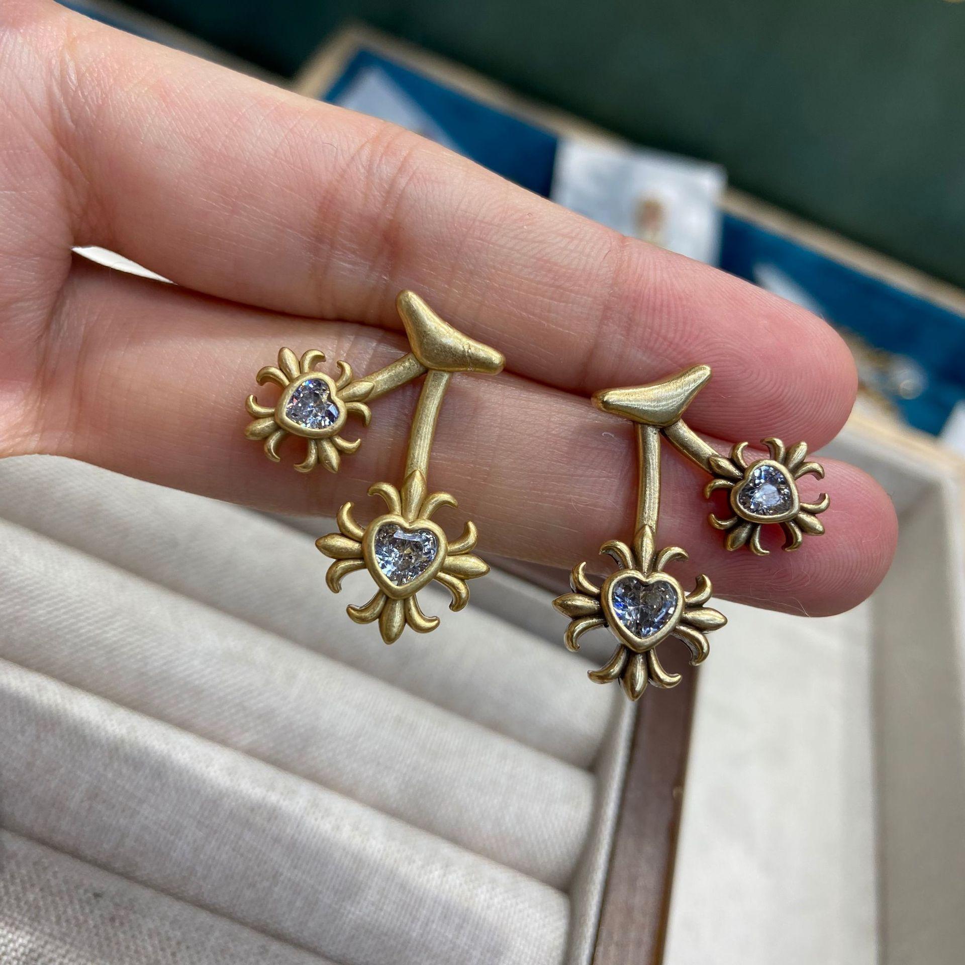 Sunflower Love Stud Earrings Copper With Diamonds Copper Plated Russian Gold Retro Simple Earrings Women S Small And Exquisite