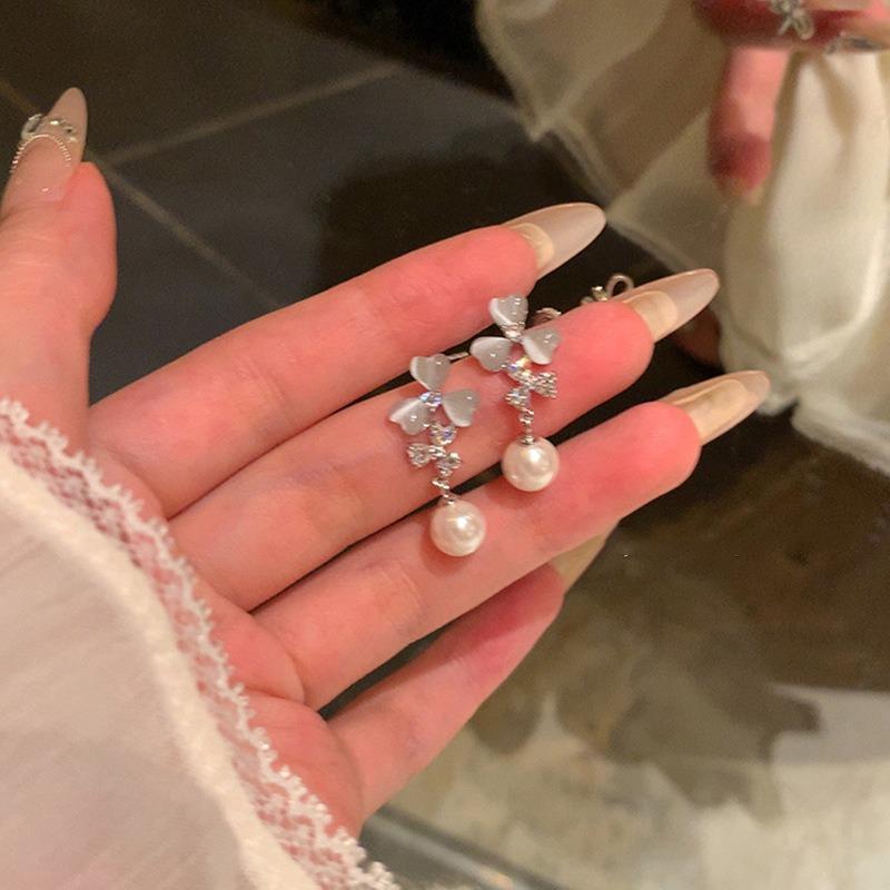 Silver Needle Zircon Flower Pearl Stud Earrings Exquisite Light Luxury High-end Earrings Niche White Versatile Earrings