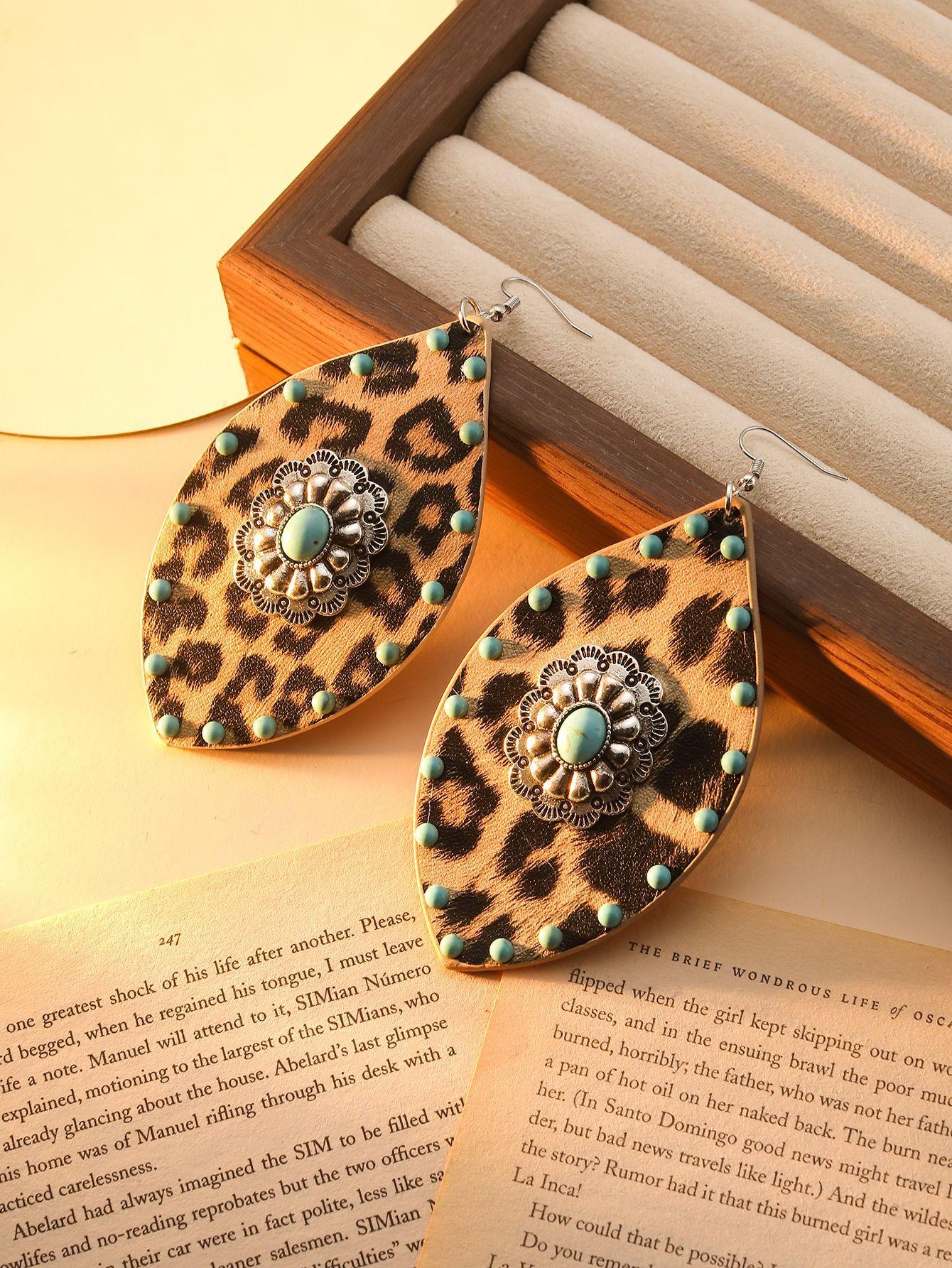Exaggerated Earrings, Leather Metal Point Half-Sided Turquoise Rhinestone Earrings, Retro Premium Earrings.