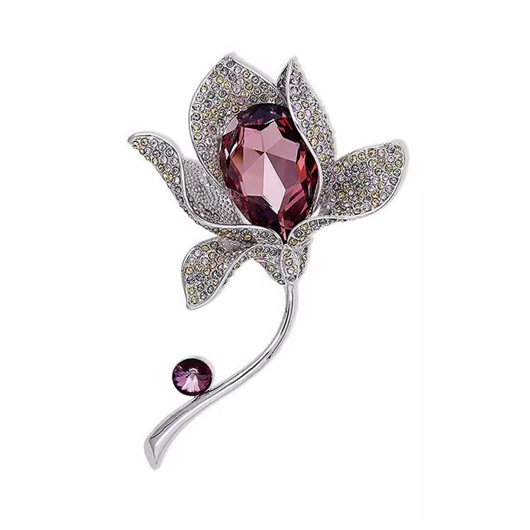

Элегантная брошь в виде цветка магнолии, Роскошный темперамент для женщин высокого класса, Хрустальная брошь, Брошь с нишевым дизайнерским чувством фиолетовый