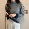 Wysokiej klasy szary T-shirt z długim rękawem i półwysokim kołnierzem dla kobiet, stylowa mała koszulka, jesienno-zimowa nowa aksamitna pogrubiona bluzka bazowa