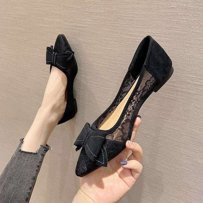 Sandals women's 2025 new comfortable and breathable flat-bottomed pointed single shoes summer mesh lace versatile black work shoes