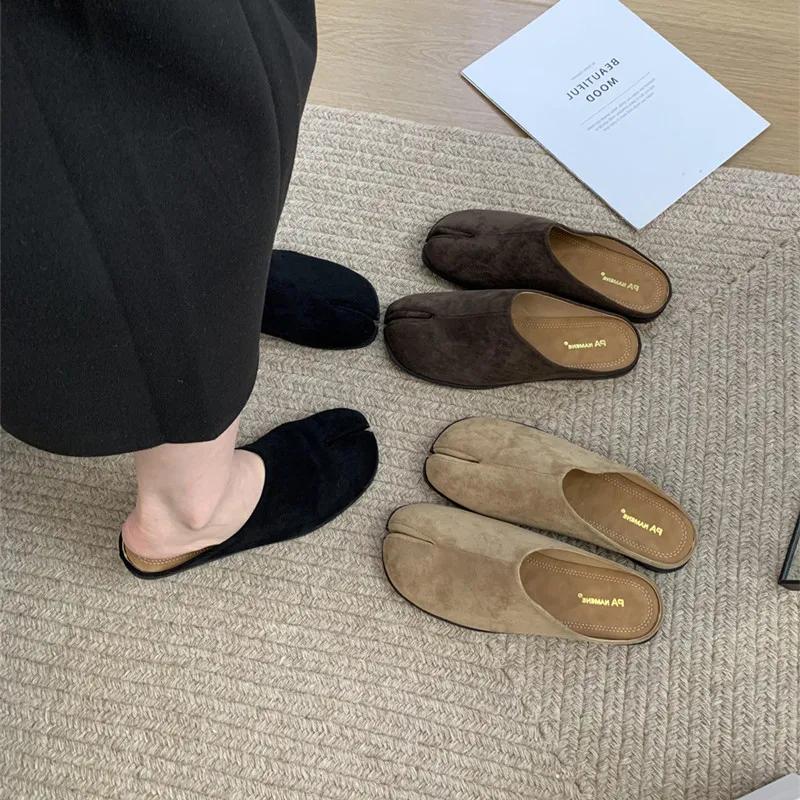 Fashion Women Split Toe Fur Slippers Tabi Ninja Slip On Flats Round Toe Shallow Lazy Boat Slingback Mules Shoes Soft Warm Loafers Flats