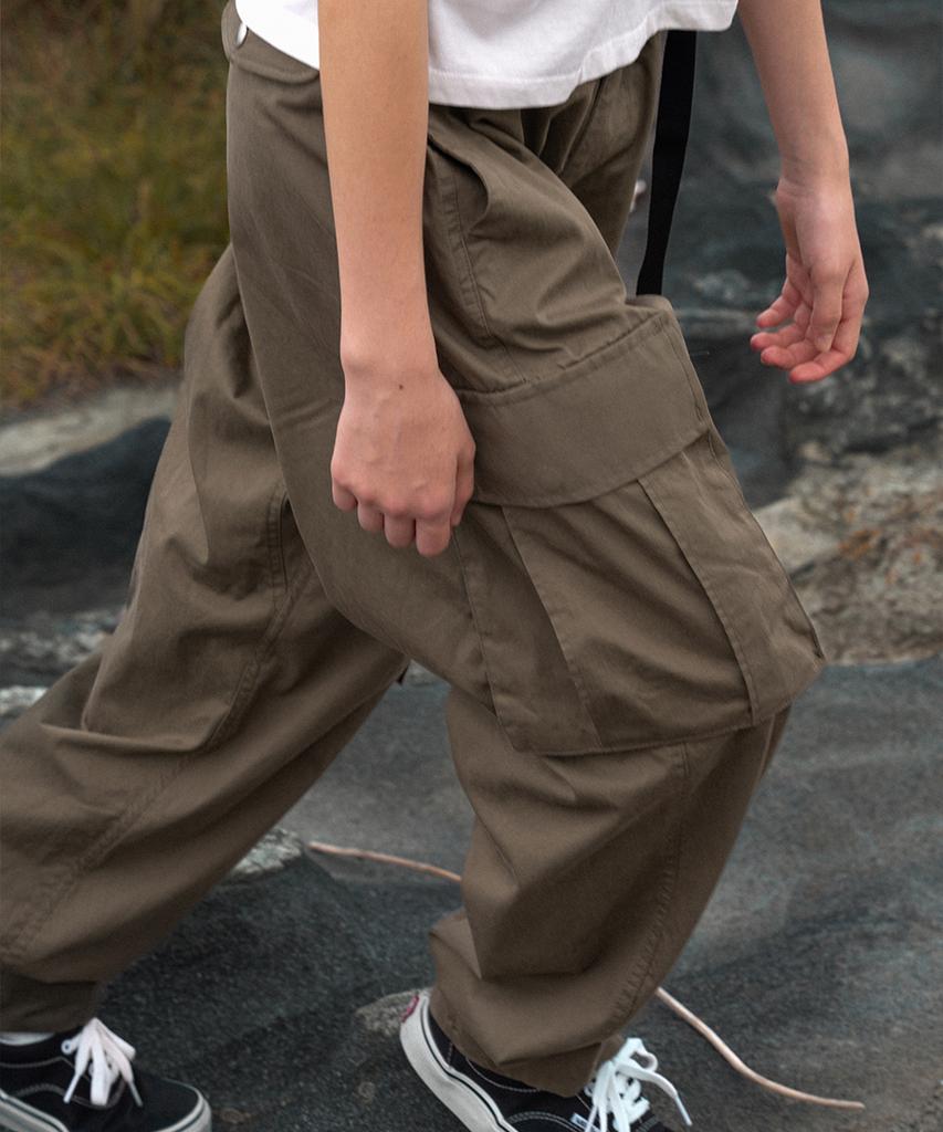 MIDNIGHT12AM Wide Tapered Cargo Pants - Khaki