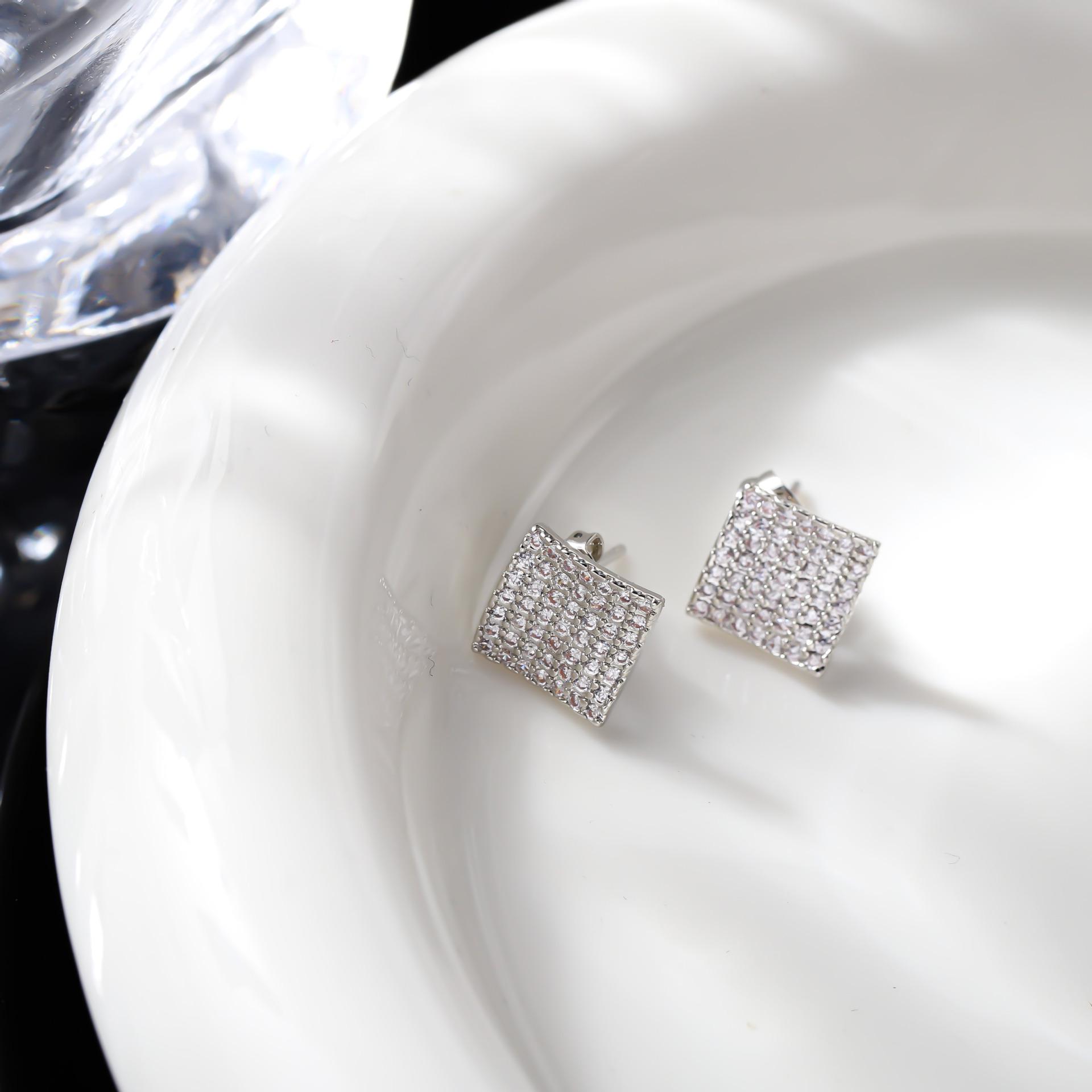 Cross Temperament Rhombus Zircon Earrings: Retro Geometric Diamond Studs for Women.