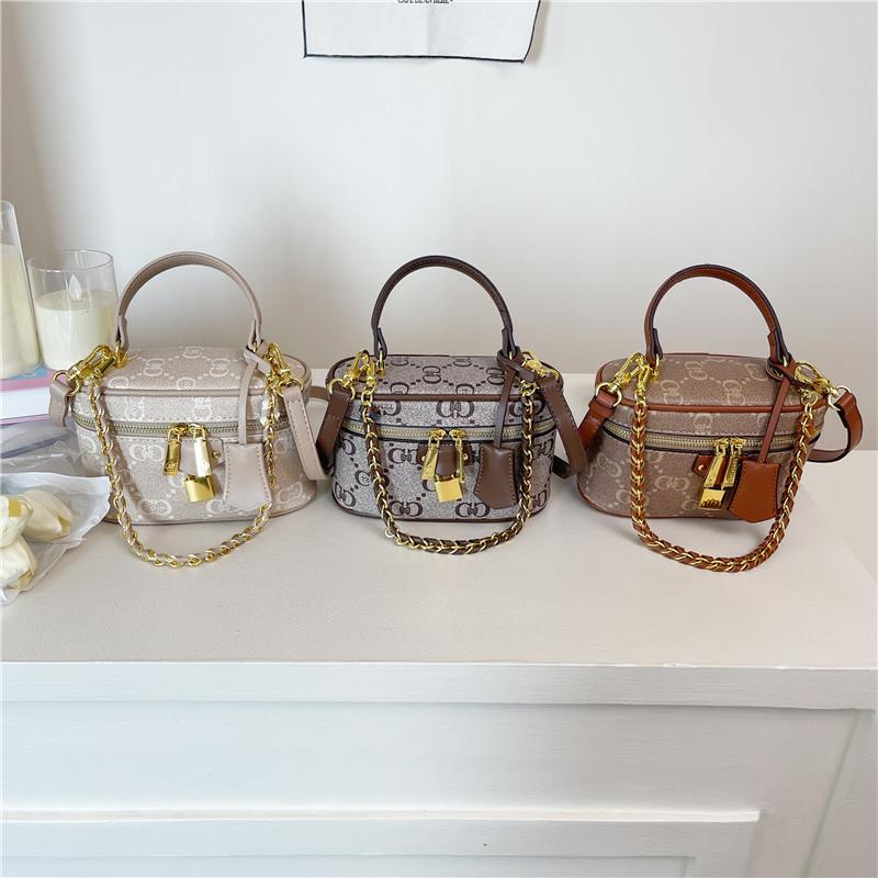 New Fashion Niche Design Contrasting Color Cosmetic Bag Portable Shoulder Crossbody Trendy Women's Bag