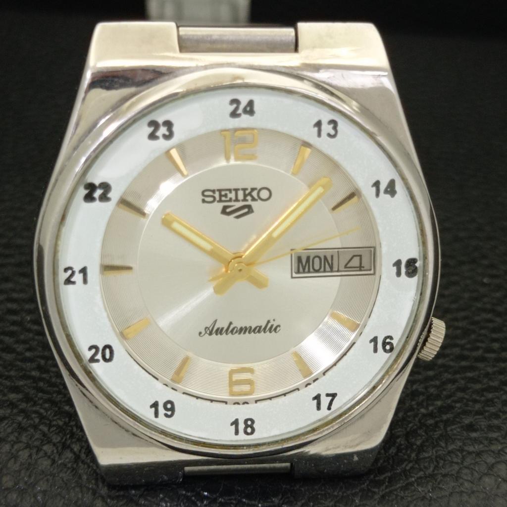 GENUINE VINTAGE SEIKO 5 AUTOMATIC 7009A JAPAN MENS SILVER DIAL WATCH a701672-5 R206c-a701672