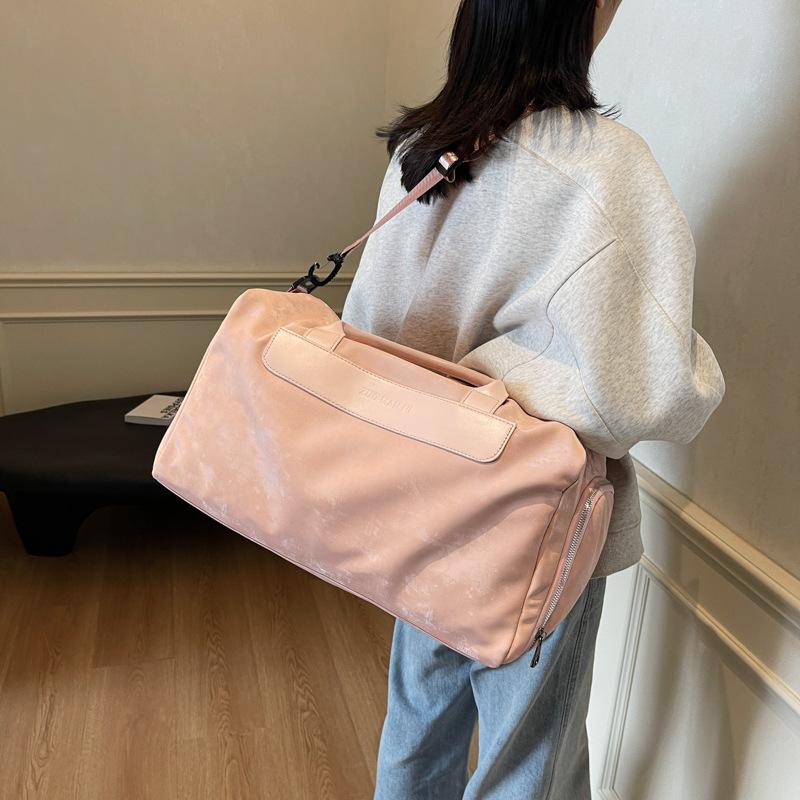 Women's hand-held travel bag, fashionable and elegant atmosphere, with shoe compartment, yoga bag, wet and dry separation fitness bag.