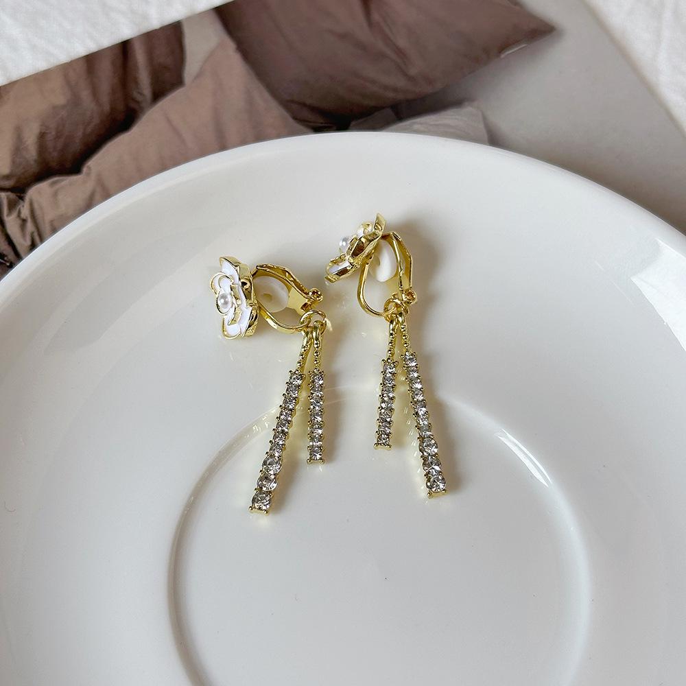 Korean Xiaoxiang Love Heart Earrings: High-End Summer Sweet Design with Niche Oil Drop Accents