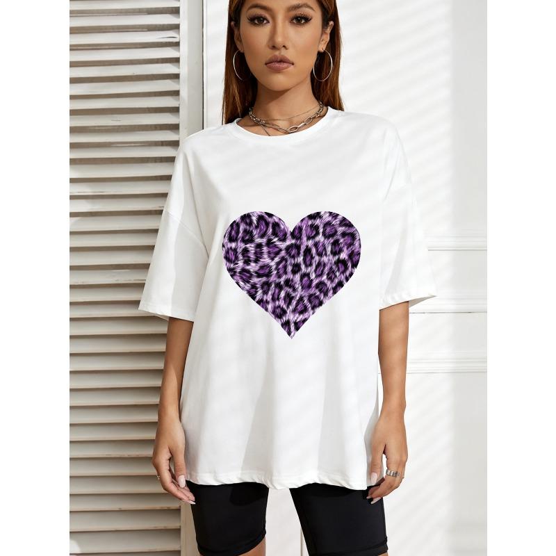 White Oversized T Shirt With Purple Leopard Heart Print For Casual Wear And Street Style