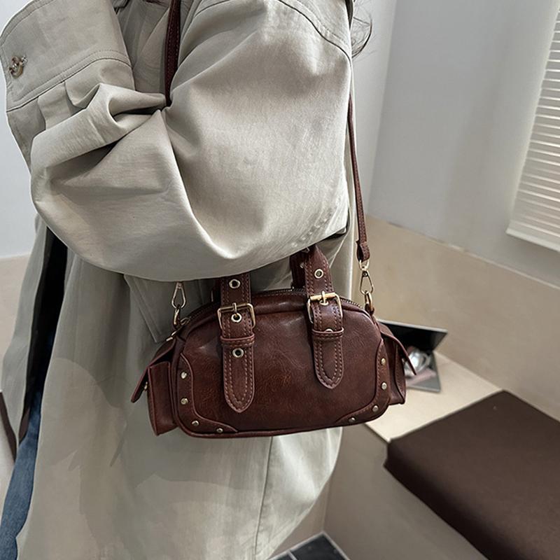 Trend Y2K Retro Rivet Shoulder Bag Spicy Girl Vintage Underarm Bag Pu Leather Handbag Locomotive Bowling Bag