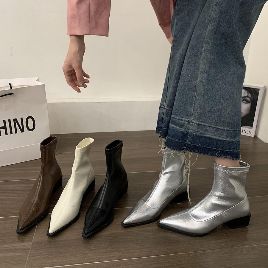 Francouzská móda silný podpatek krátké boty dámské boty 2025 nové jarní a podzimní jednoduché boty špičaté stříbrné temperamentní tenké boty