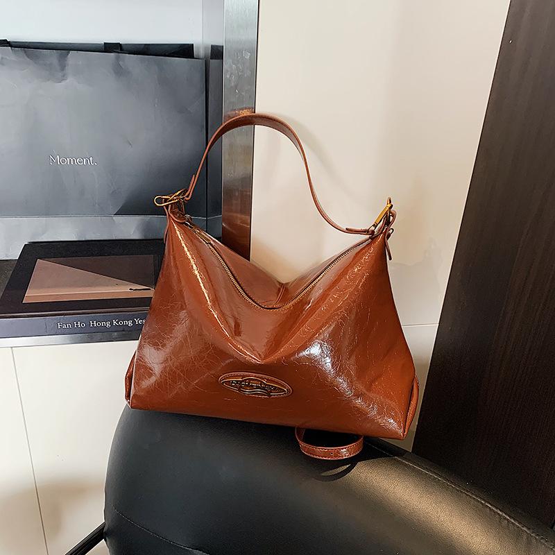 Tote Bag Women's Large Capacity 2025 New Trendy Fashion Simple Retro Design Going Out Commuting Shoulder Bag Messenger Bag