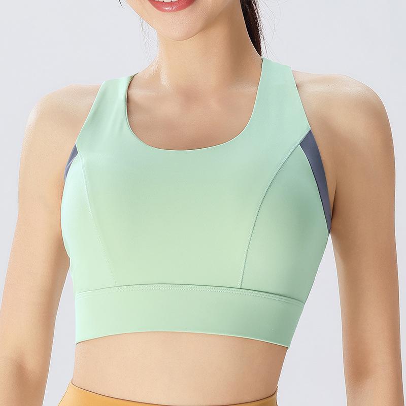 Bezešvá vyztužená sportovní podprsenka s vysokou oporou, zapínáním vzadu a krásným designem zad