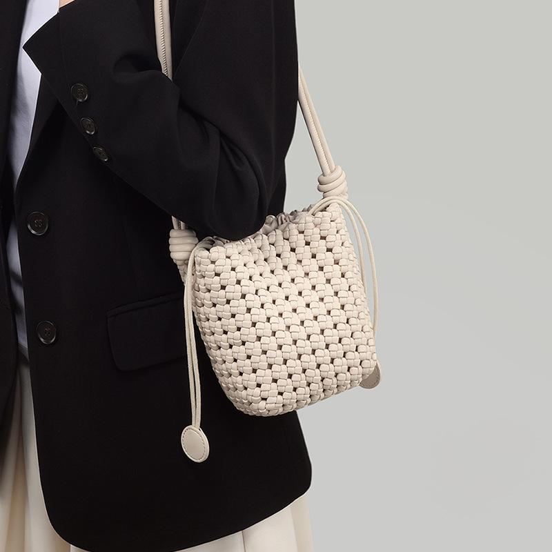 

Bucket bag women s new women s bag woven bag shoulder messenger bag high-end vegetable basket bag