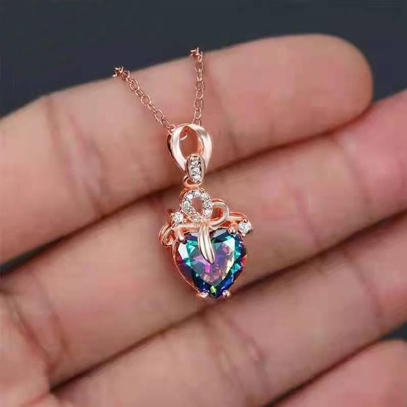 RUI RUI YU Luxury Gold Color Love Heart Necklace Ladies Fashion Small Fresh Clavicle Necklace Jewelry Gift