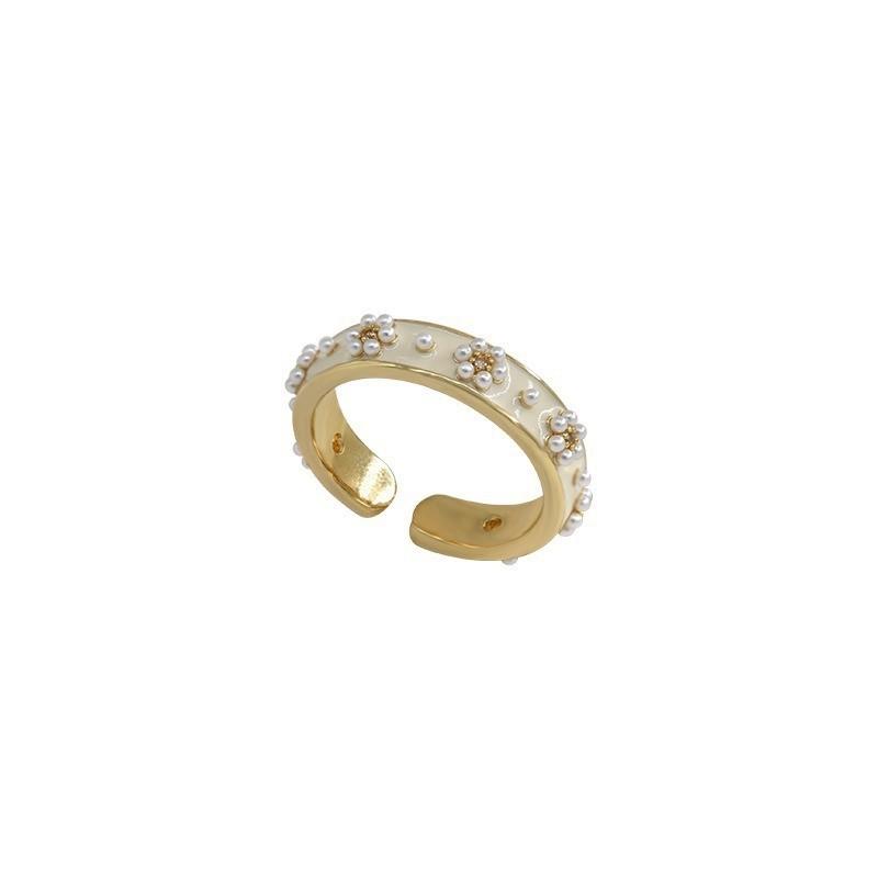 Contemporary Stylish And Korean Mother Of Pearl Flower Ring Ideal For Fashionforward Women