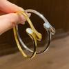 18K Goldplattiertes offenes ovales Crossover-Armreif - Leichter Luxus-Armband für Damen