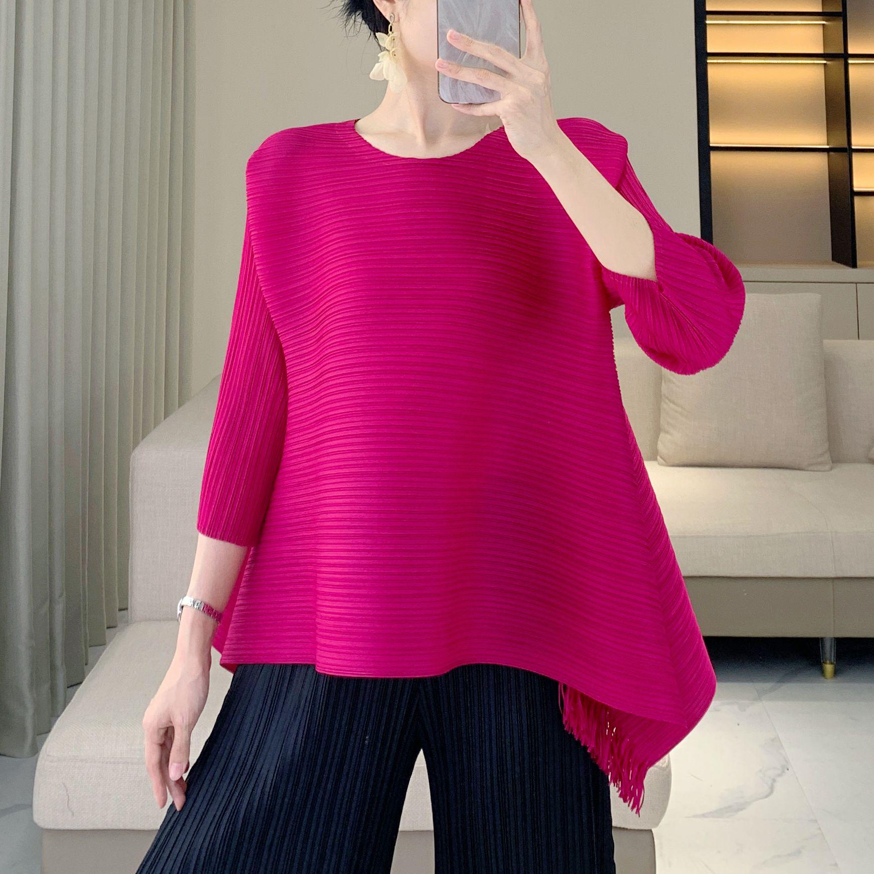 

Miyake Irregular Pleated Hem Top - Seven-Sleeve Slimming Casual Women s T-Shirt One Size [Fits 90-150 kg]