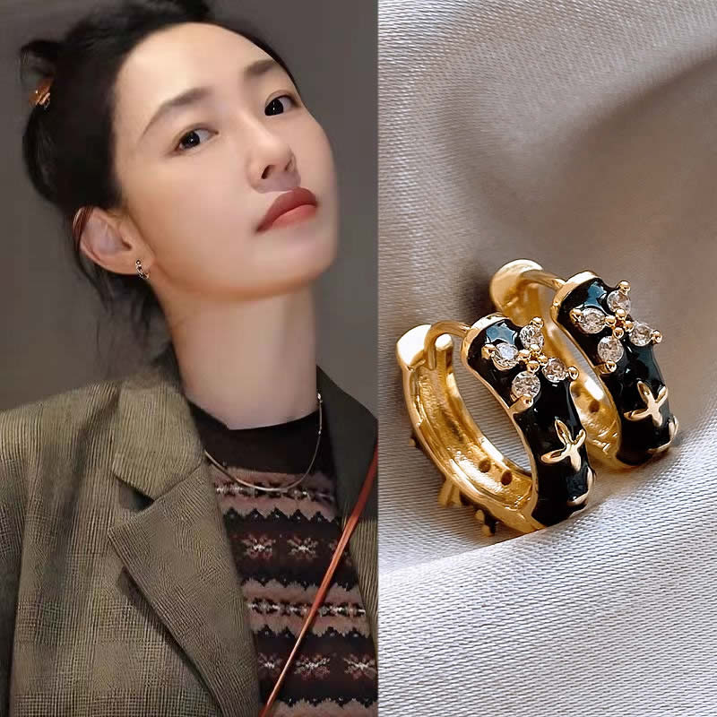 

Персонализированные серьги Flash Diamond с черной эмалью, женские серьги-гвоздики Niche Design Light Luxury, серьги-гвоздики Temperament