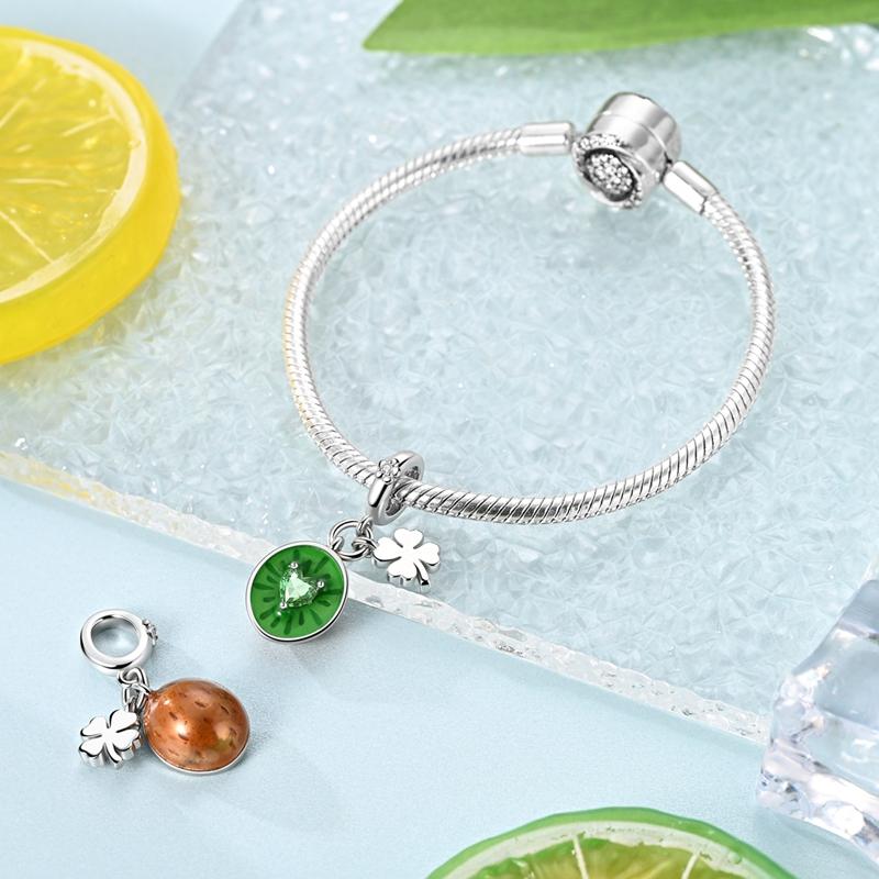 Neue Kupfer Kiwi Frucht Vierblättriges Kleeblatt Anhänger Charms Passen Original Charm Armbänder Perlen DIY Schmuckzubehör