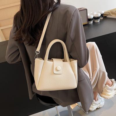 Large Capacity Handbag Bag Women 2025 New Trendy Fashion Messenger Bag High Sense Women Shoulder Commuter Bucket Bag