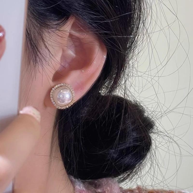 Subtle Gentle Elegant Versatile Minimalist Temperament Pearl Earrings