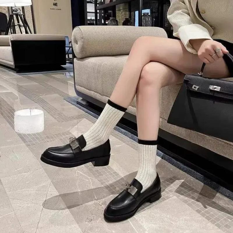 Fashion New Retro British Style Soft Leather Kelly Buckle Flats Women's Thick Heel Shoes Black Small Leather Low Heel Single Shoes
