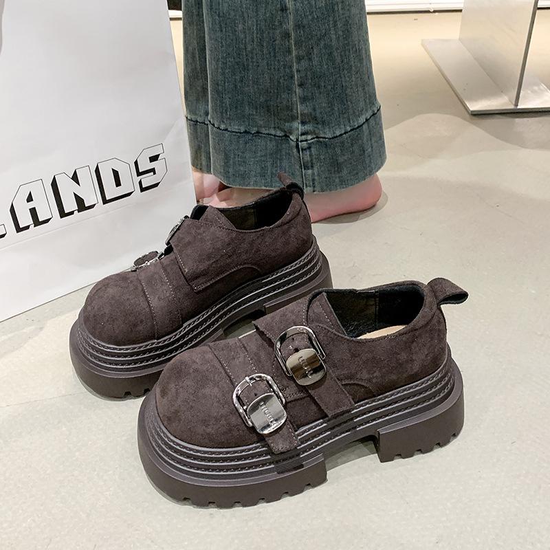 

Маленькие кожаные туфли на толстой подошве для увеличения роста, повседневные одинарные туфли, женские, весна 2025, новые, ретро, универсальные, удобные лоферы 40 темно-коричневого