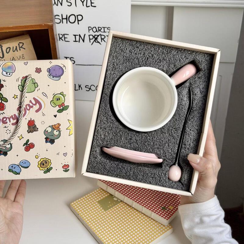 Star-marked Ceramic Coffee Mug with Lid and Spoon