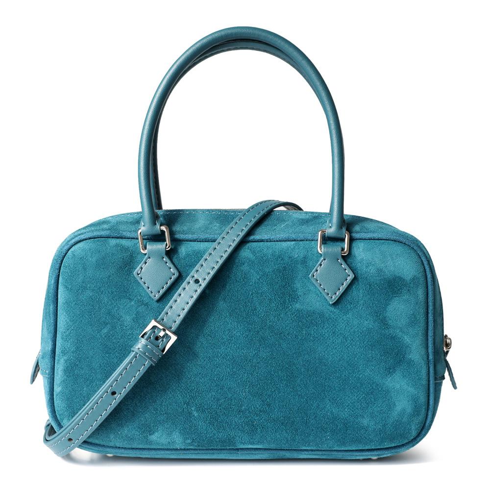 

A Niche High-end Sheepskin Feather Bag for Women, a High-end Small Square Bag, a Hand-held Shoulder Crossbody Bag for Women 21x5x12.5cm синій