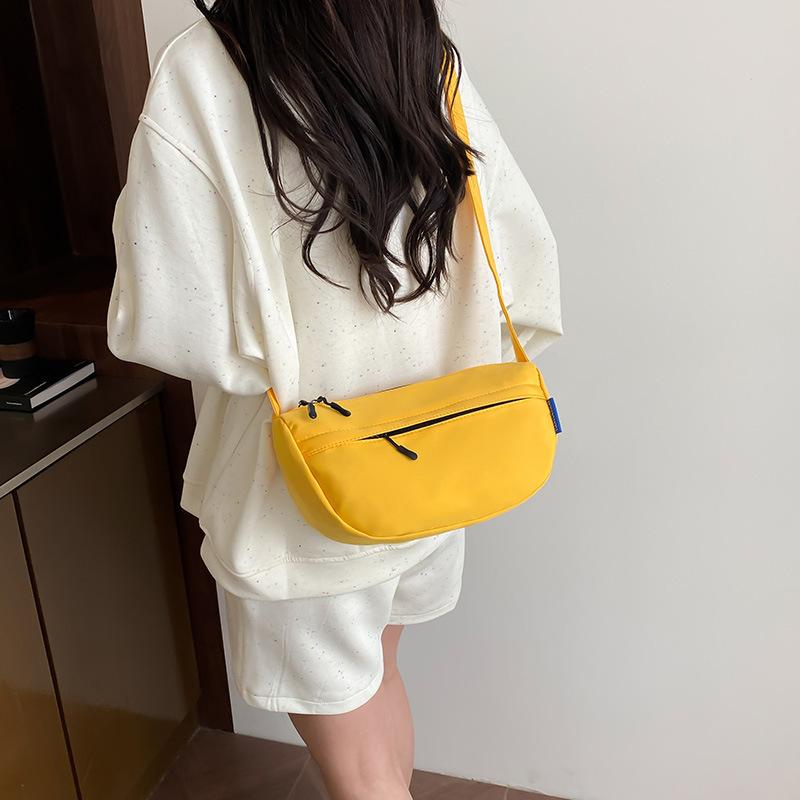 Men's and Women's Bags Japanese Dumpling Bags Niche Simple Shoulder Messenger Bags Men's Bags Travel Portable Cross-bag Casual Backpack