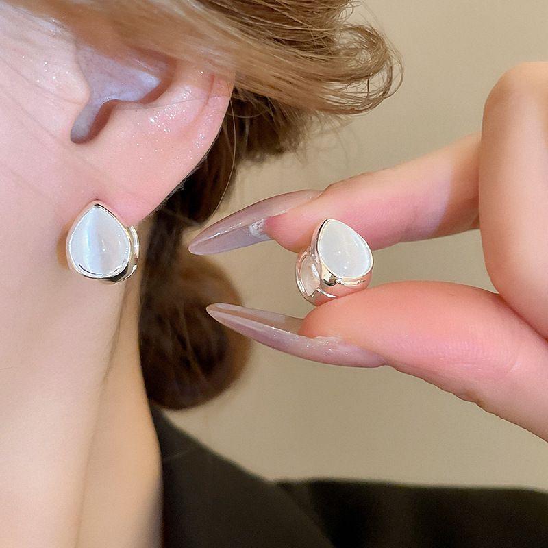 Retro Zircon Round Ear Cuffs - Luxury Court Style Earrings for Women